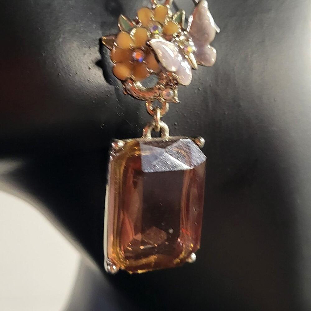 Vintage 1980s gold tone butterfly